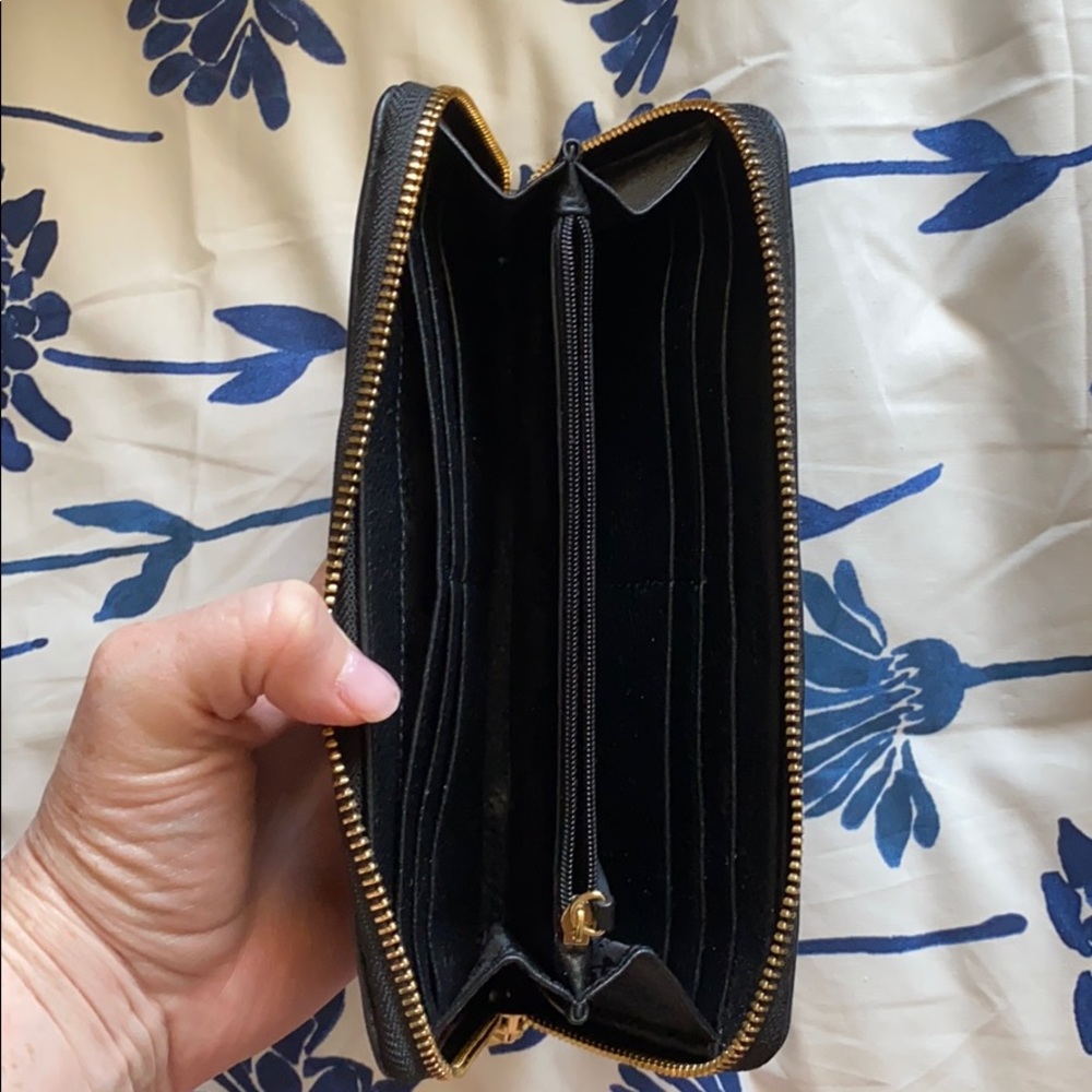 Michael Kors (MK) + Wallet - Picture 7 of 7